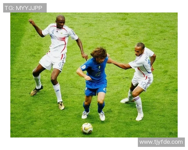 历史五大足球巨星的辉煌成就与传奇故事深度解析